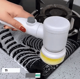 Multifunctional Liquid Press Brush